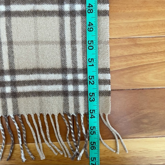 Vintage Burberry plain scarf - Picture 5 of 5